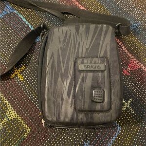 THE HUNDREDS X GRAVIS X BURTON SNOWBOARDS Men’s Crossbody Bag Hardshell